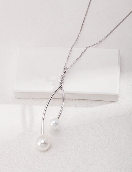 Elegante Damenkette aus S925 Silber in Weißgold mit asymmetrischem Perlenanhänger, Gesamtlänge 85,5 cm, perfekter Schmuck für Frauen.