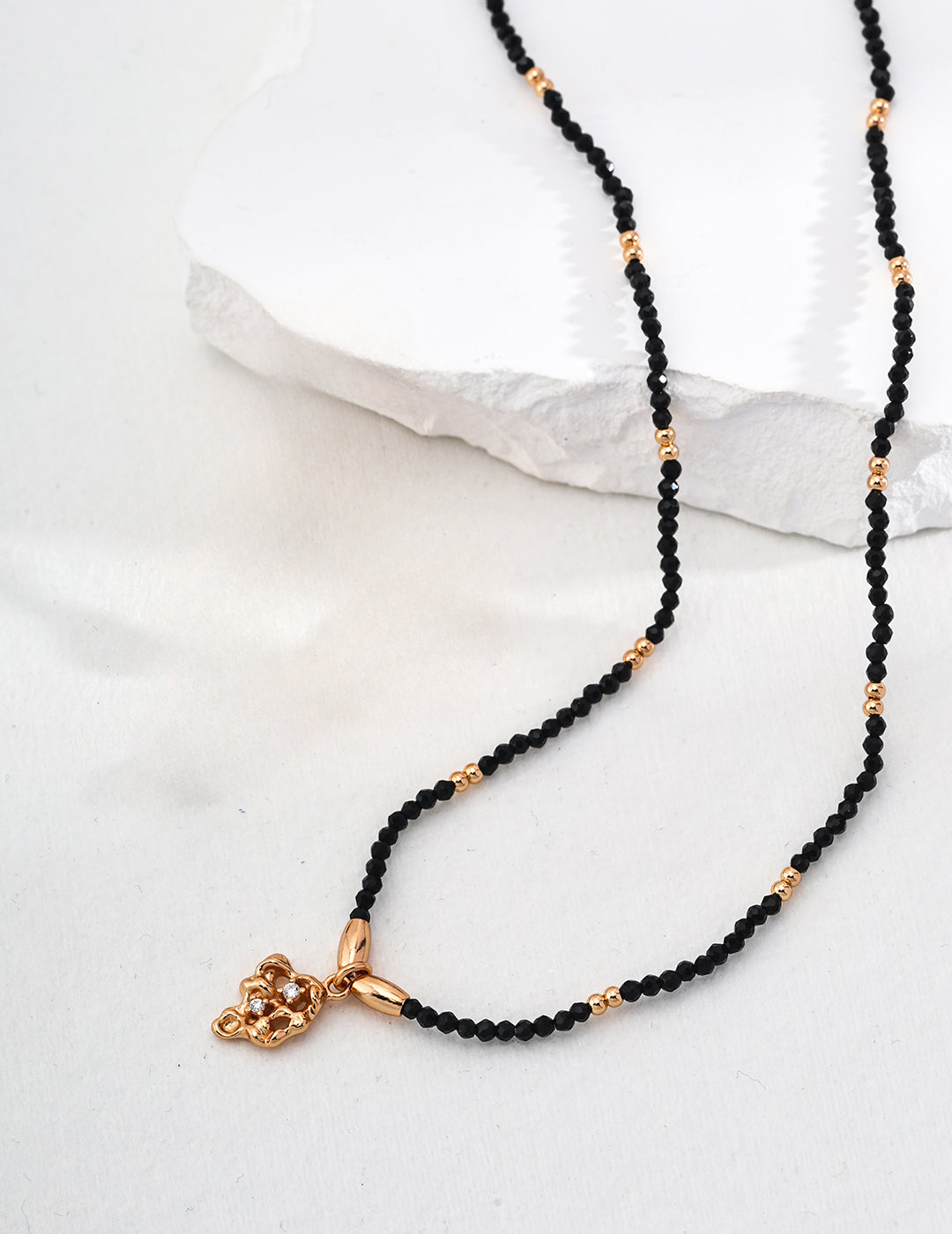 Schwarze Kristallkette mit Zirkonia-Anhänger aus 925er Silber